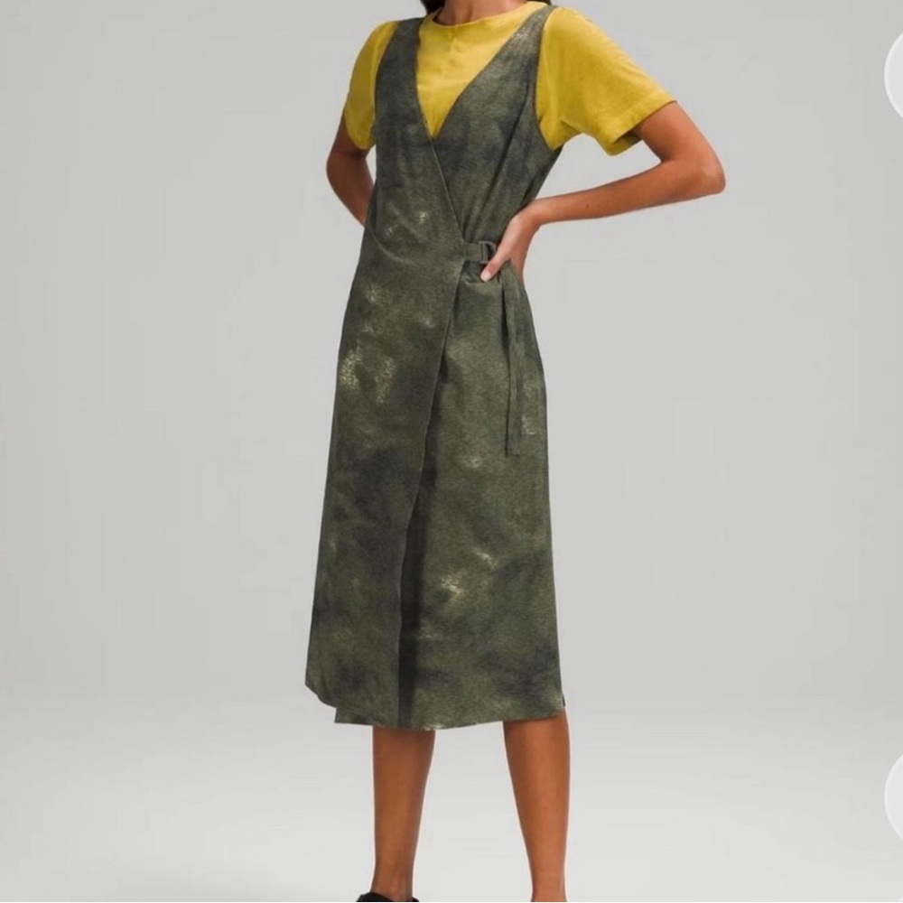 Lululemon lab green wrap midi dress size 12 large